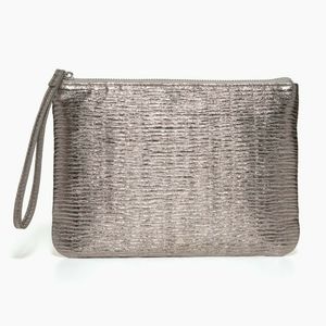 In charge pouch in pewter wristlet bnib